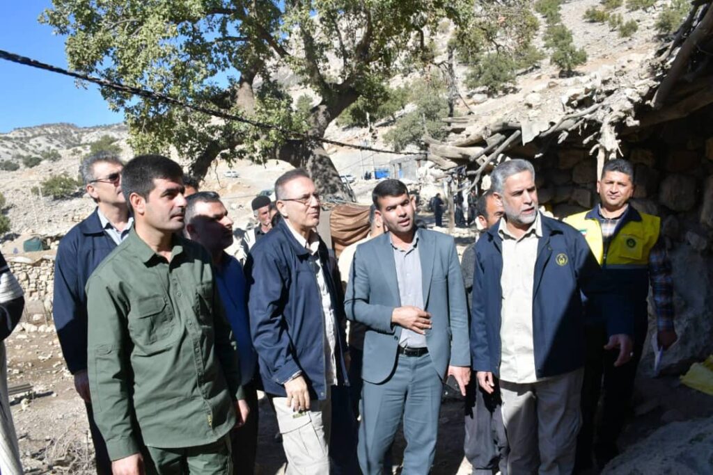 زیر آسمان تاراز؛ میز خدمت کمیته امداد به مناسبت هفته بسیج برپا شد زیر آسمان تاراز؛ میز خدمت کمیته امداد به مناسبت هفته بسیج برپا شد