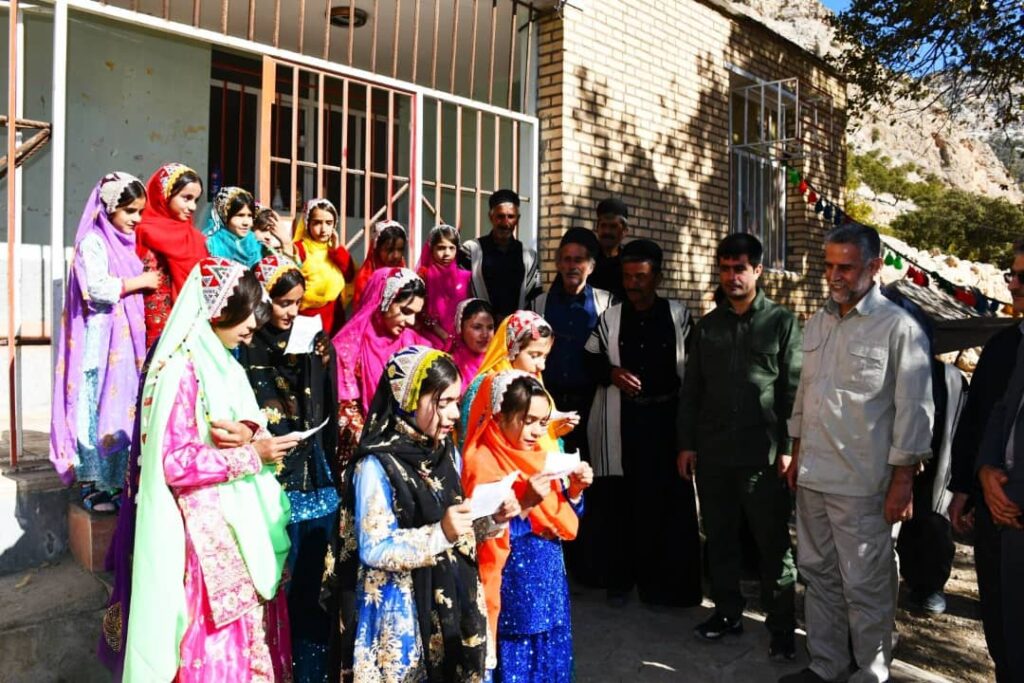 زیر آسمان تاراز؛ میز خدمت کمیته امداد به مناسبت هفته بسیج برپا شد زیر آسمان تاراز؛ میز خدمت کمیته امداد به مناسبت هفته بسیج برپا شد