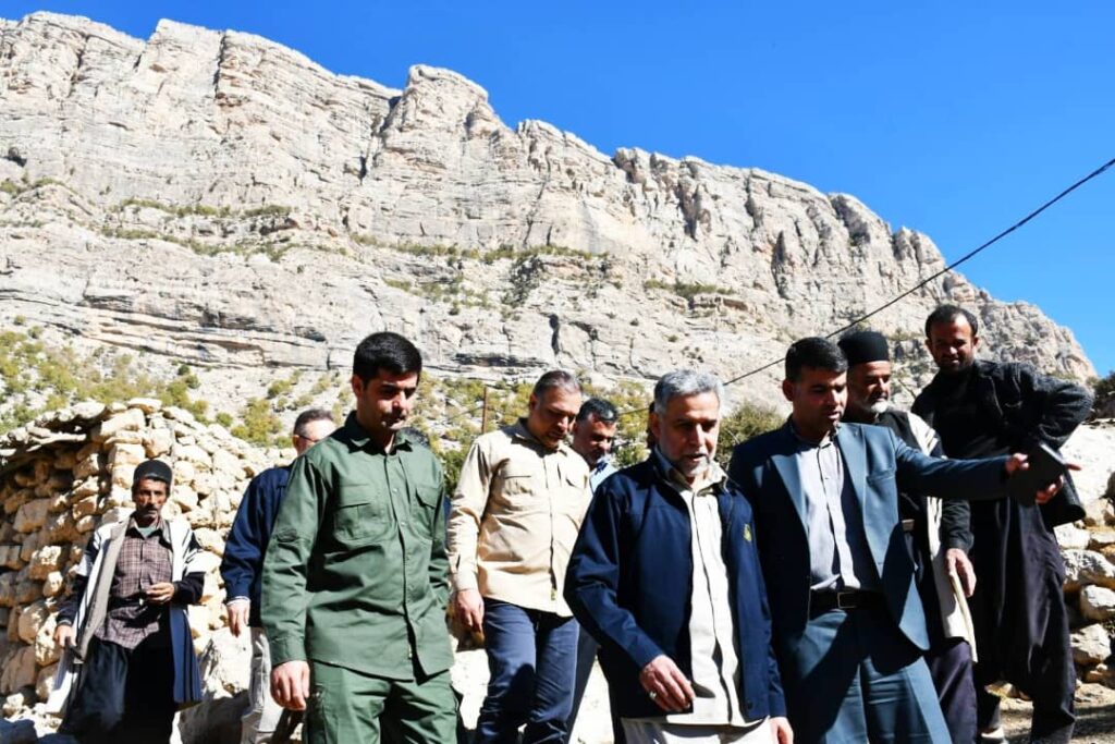 زیر آسمان تاراز؛ میز خدمت کمیته امداد به مناسبت هفته بسیج برپا شد زیر آسمان تاراز؛ میز خدمت کمیته امداد به مناسبت هفته بسیج برپا شد