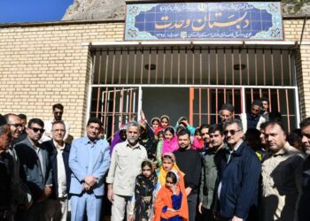 زیر آسمان تاراز؛ میز خدمت کمیته امداد به مناسبت هفته بسیج برپا شد