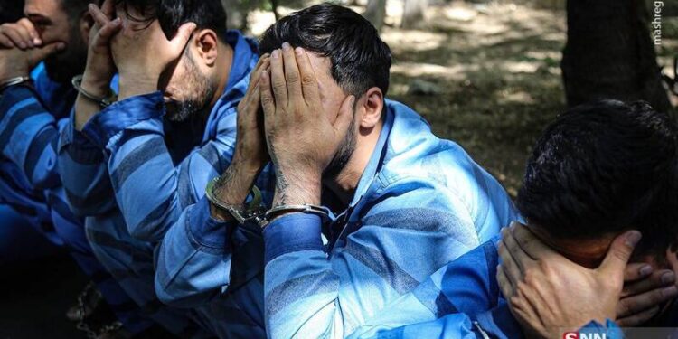 دستگیری 6 نفر محکوم متواری در مسجد سلیمان