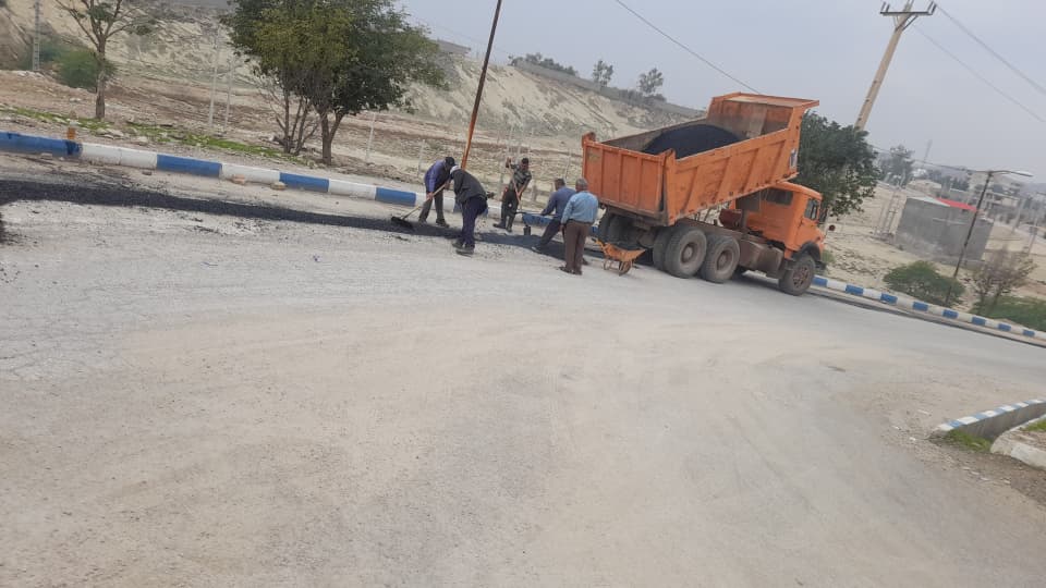 ساماندهی مسیر تپه شهدای گمنام نفتک با ترمیم و اجرای آسفالت نوار حفاری
