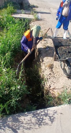 تداوم جهاد شبانهروزی پاکبانان در مسجدسلیمان با لایروبی و آهکپاشی گسترده کانالهای سطح شهر تداوم جهاد شبانهروزی پاکبانان در مسجدسلیمان با لایروبی و آهکپاشی گسترده کانالهای سطح شهر