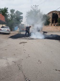 لکه‌گیری و ترمیم معابر نفتون؛ پاسخ شهرداری به مطالبه ساکنان