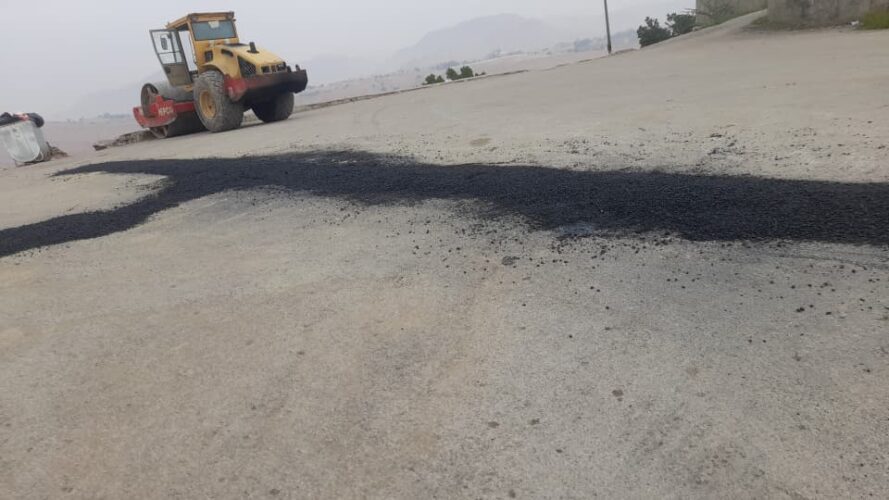 ساماندهی مسیر تپه شهدای گمنام نفتک با ترمیم و اجرای آسفالت نوار حفاری ساماندهی مسیر تپه شهدای گمنام نفتک با ترمیم و اجرای آسفالت نوار حفاری