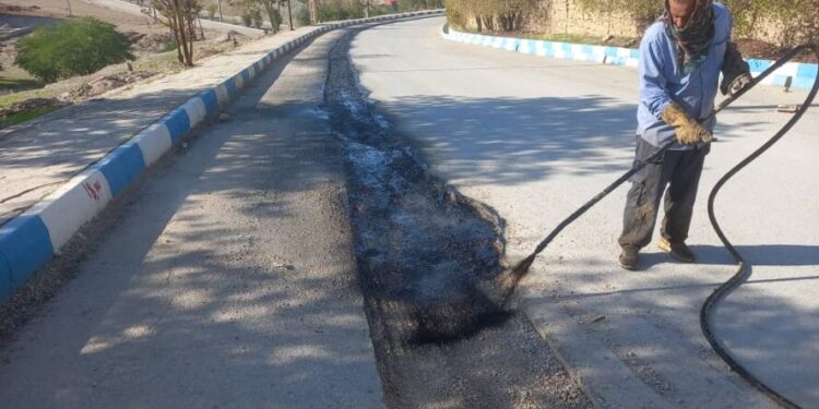 ساماندهی مسیر تپه شهدای گمنام نفتک با ترمیم و اجرای آسفالت نوار حفاری ساماندهی مسیر تپه شهدای گمنام نفتک با ترمیم و اجرای آسفالت نوار حفاری