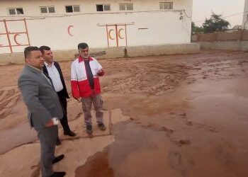 بازدید شهردار و فرماندار مسجدسلیمان از منازل آسیب‌دیده ناشی از بارندگی اخیر