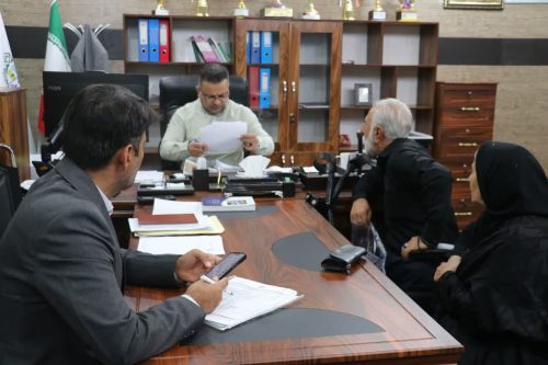 گفتوگوی بیواسطه شهروندان با شهردار مسجدسلیمان؛ خسروی پای حرف مردم نشست گفتوگوی بیواسطه شهروندان با شهردار مسجدسلیمان؛ خسروی پای حرف مردم نشست