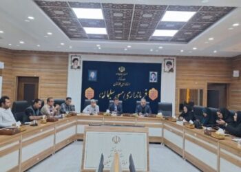 دیدار و گفت‌وگوی جاوید شیخ فرماندار مسجدسلیمان با جمعی از مطالبه‌گران و فعالان اجتماعی