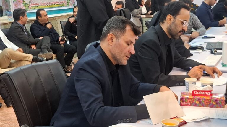 برپایی میز خدمت شهرداری مسجد سلیمان با حضور سرپرست شهرداری، فرماندار و مدیران دستگاه های اجرایی