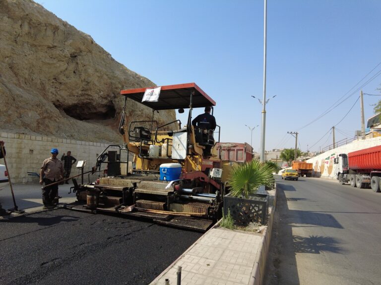 بازدید مدیر عامل نفت و گاز مسجد سلیمان از پروژه آسفالت بی بی یان؛ تاکید بر کیفیت و تسریع در ارائه خدمات به شهروندان