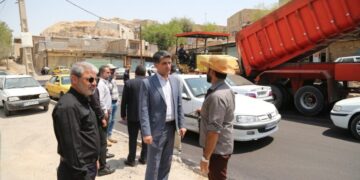 بازدید مدیر عامل نفت و گاز مسجد سلیمان از پروژه آسفالت بی بی یان؛ تاکید بر کیفیت و تسریع در ارائه خدمات به شهروندان بازدید مدیر عامل نفت و گاز مسجد سلیمان از پروژه آسفالت بی بی یان؛ تاکید بر کیفیت و تسریع در ارائه خدمات به شهروندان