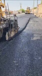 آغاز عملیات آسفالت پیچ محله چگارمان در قلعه‌خواجه به همت شهرداری