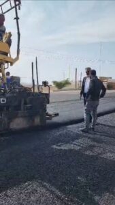 آغاز عملیات آسفالت پیچ محله چگارمان در قلعه‌خواجه به همت شهرداری